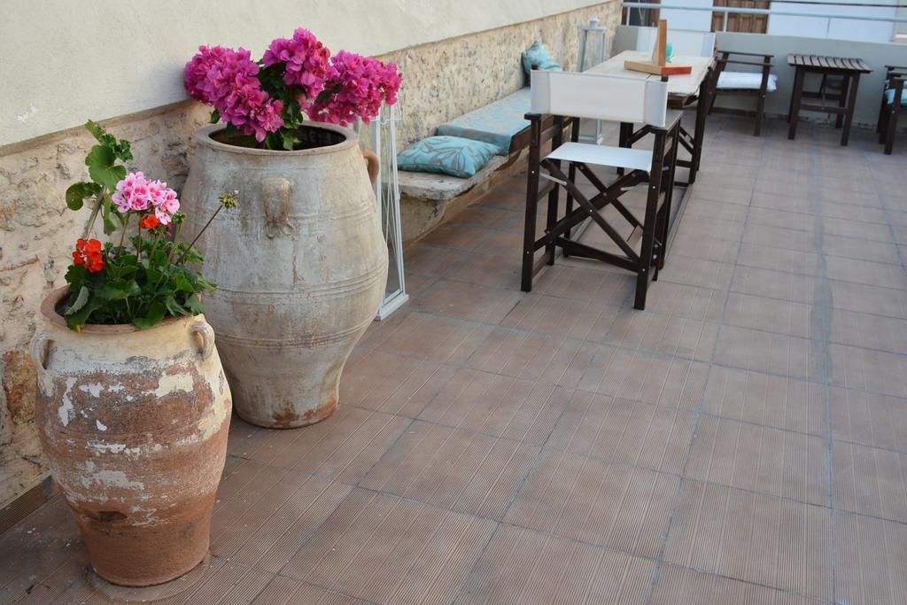 Smaragdi Boutique